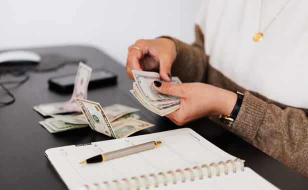 Deposit vs. Retainer: What's the Difference?